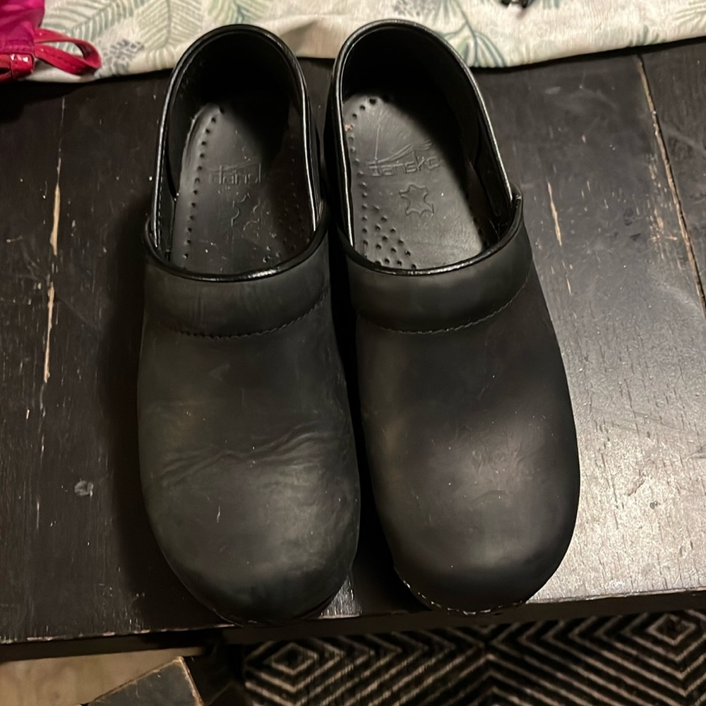 Dansko used gently women’s size 37 black. US 6.5-7 - Picture 1 of 1